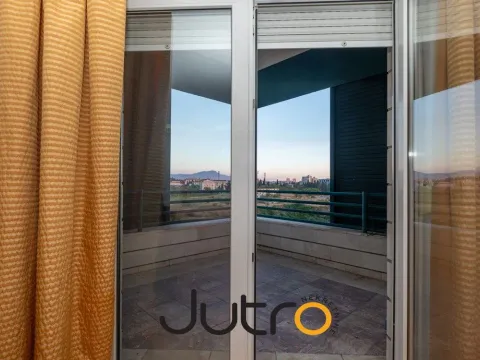 Prodaja, četvorosoban stan, 133m², Momišići, Podgorica - image 18