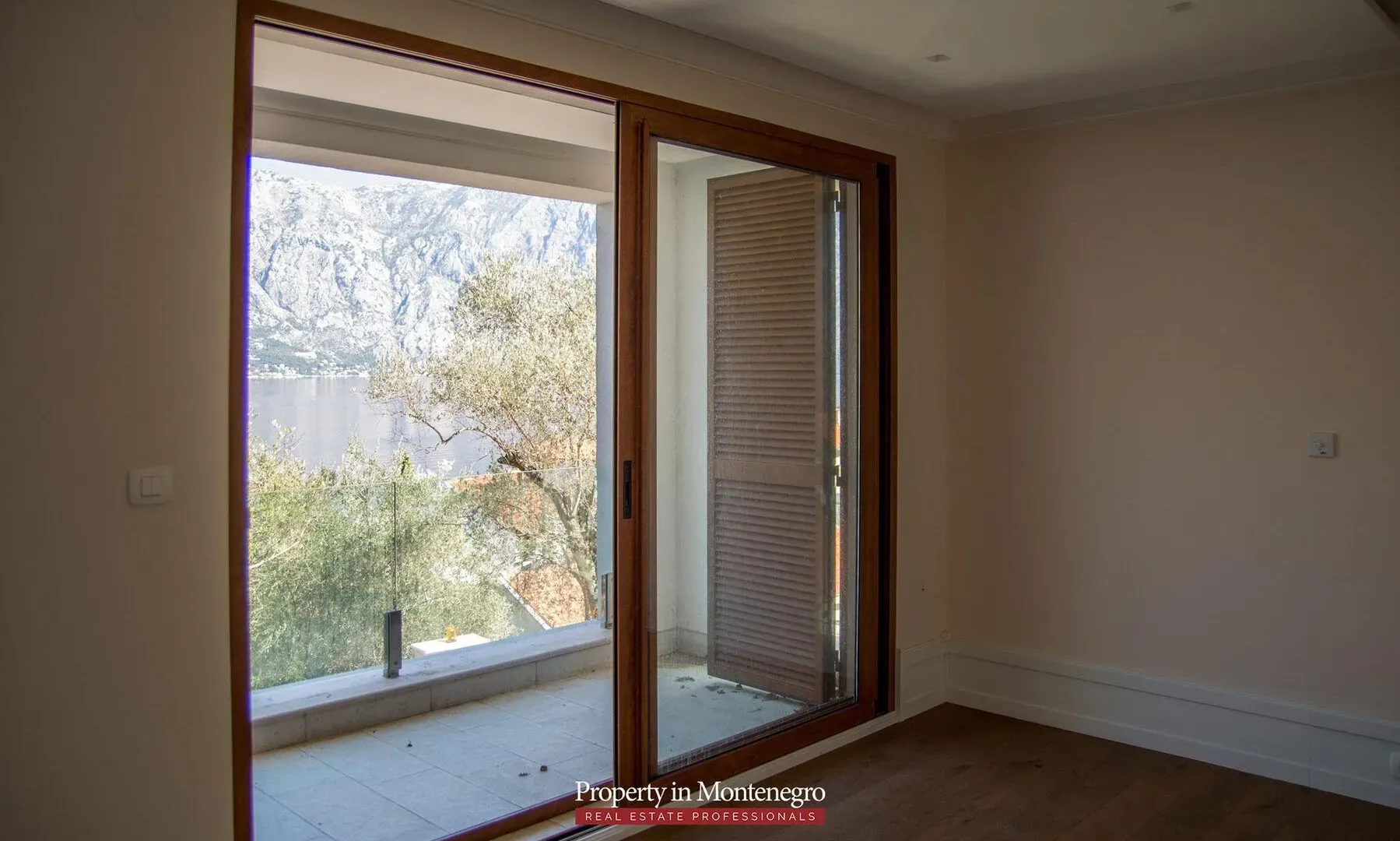 Prodaja, kuća, 585m², Stoliv, Kotor