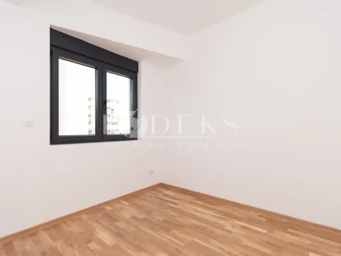 Izdavanje, dvosoban stan, 64m², City Kej, Podgorica - image 7