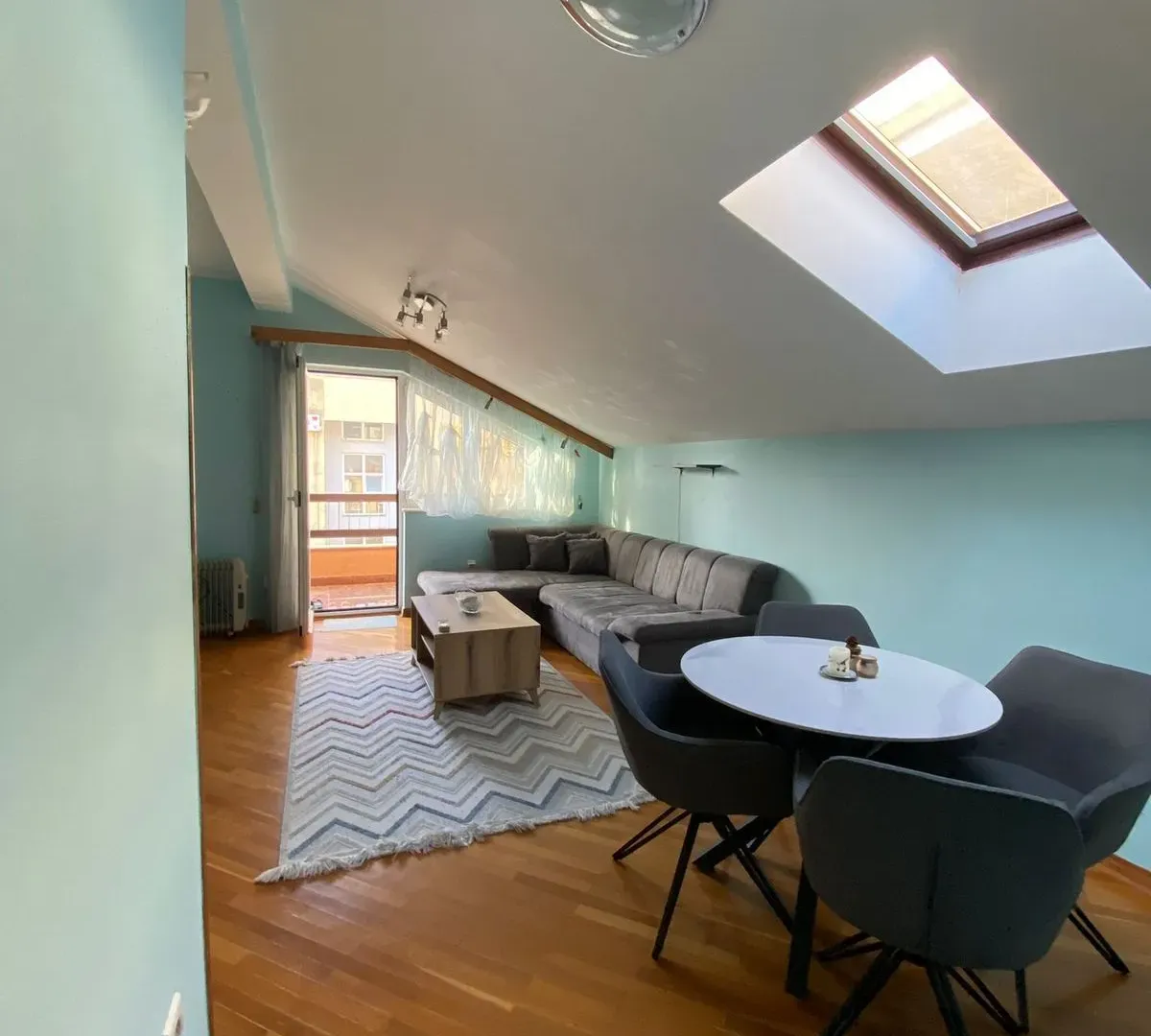 Izdavanje, jednosoban stan, 50m², City Kvart, Podgorica