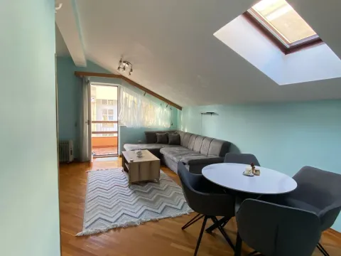 Izdavanje, jednosoban stan, 50m², City Kvart, Podgorica - image 14