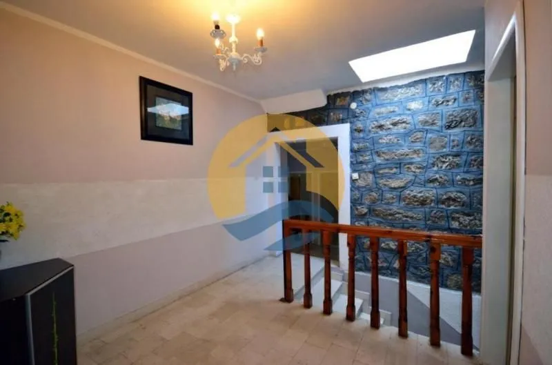 Prodaja, ugostiteljski objekat, 450m², Đenovići, Herceg Novi