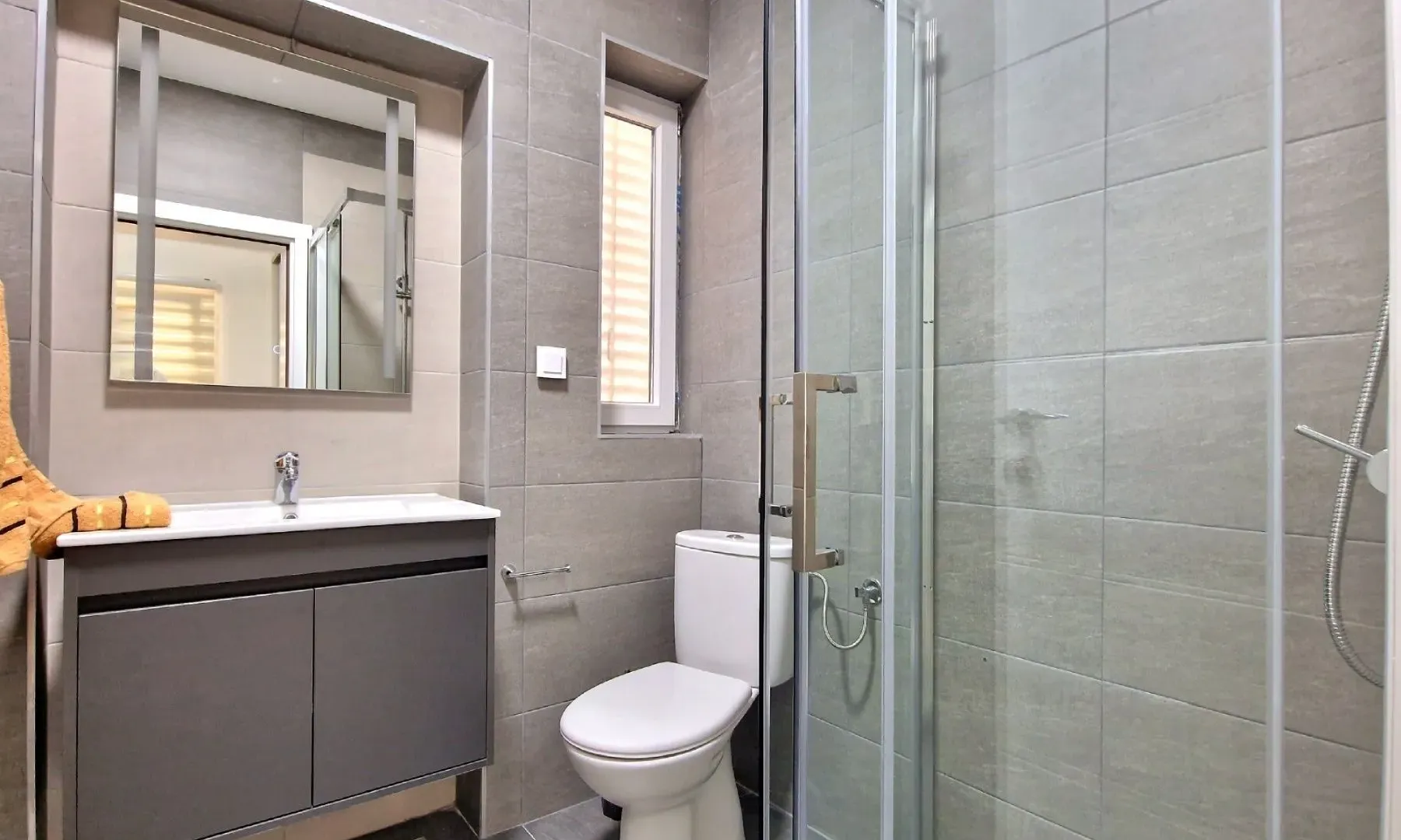 Rent, two bedroom apartment, 70m², Bečići, Budva