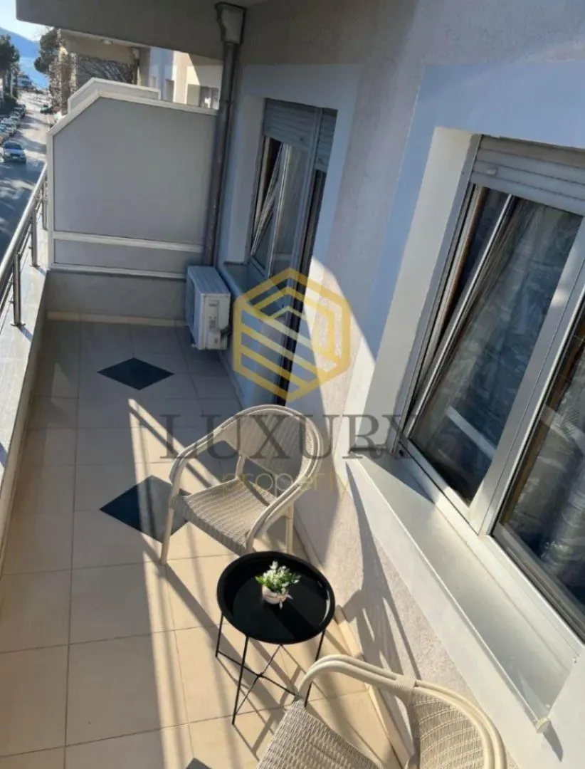 Izdavanje, jednosoban stan, 47m², Centar, Tivat