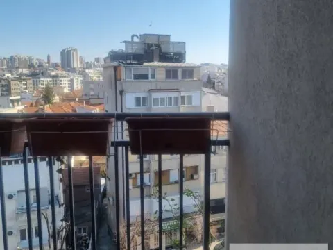 Izdavanje, dvosoban stan, 45m², Vračar Sve Podlokacije, Beograd - image 13