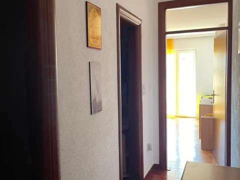 Sale, one bedroom apartment, 35m², Bečići, Budva - image 8