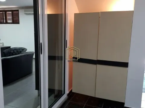 Izdavanje, poslovni prostor, 80m², Stari Aerodrom, Podgorica - image 4