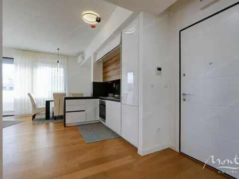 Sale, one bedroom apartment, 67m², Bečići, Budva - image 9