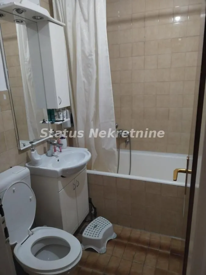 Izdavanje, dvosoban stan, 56m², Novo naselje, Novi Sad