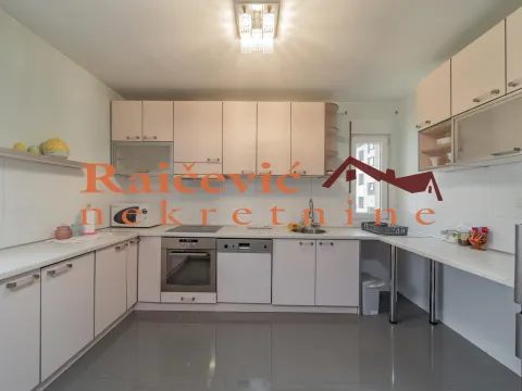 Prodaja, trosoban stan, 84m², Zemun Gornji Grad, Zemun Sve Podlokacije - image 8