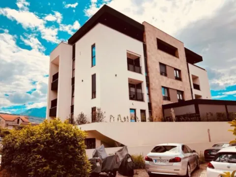 Izdavanje, jednosoban stan, 50m², Kalimanj, Tivat - image 12