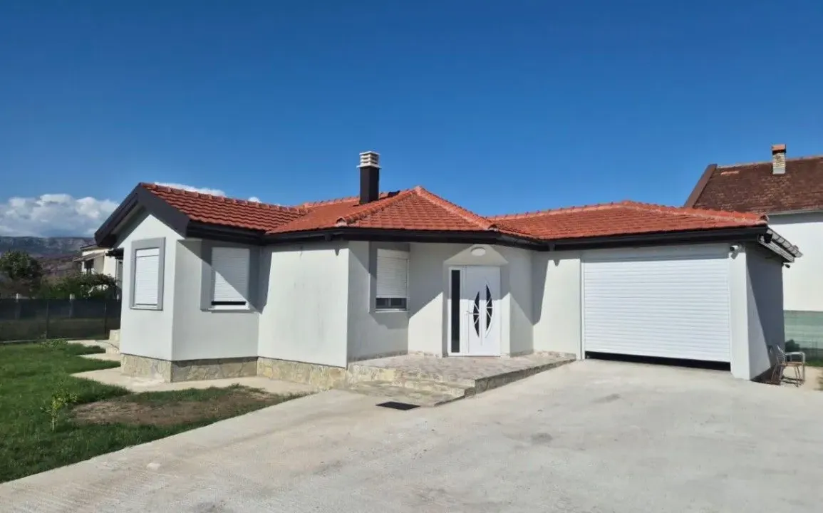 Izdavanje, kuća, 170m², Zagorič, Podgorica