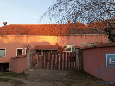 Prodaja, kuća, 500m², Despotovac, Srbija - image 6