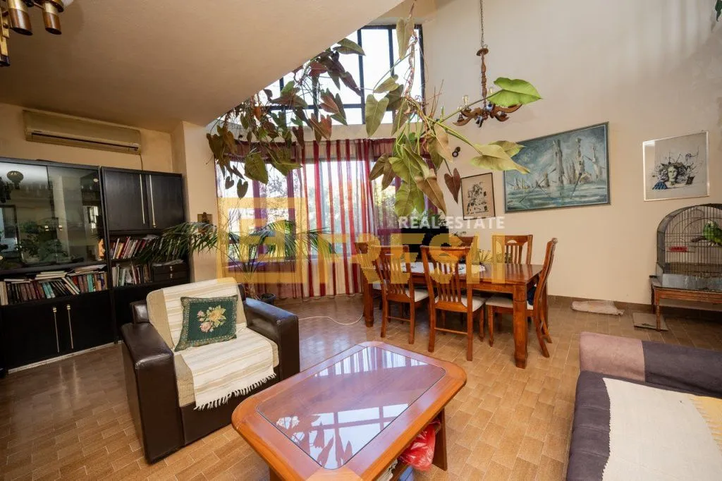 Sale, house, 348m², Stara Varoš, Podgorica