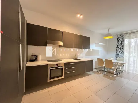 Izdavanje, jednosoban stan, 52m², Savina, Herceg Novi - image 4