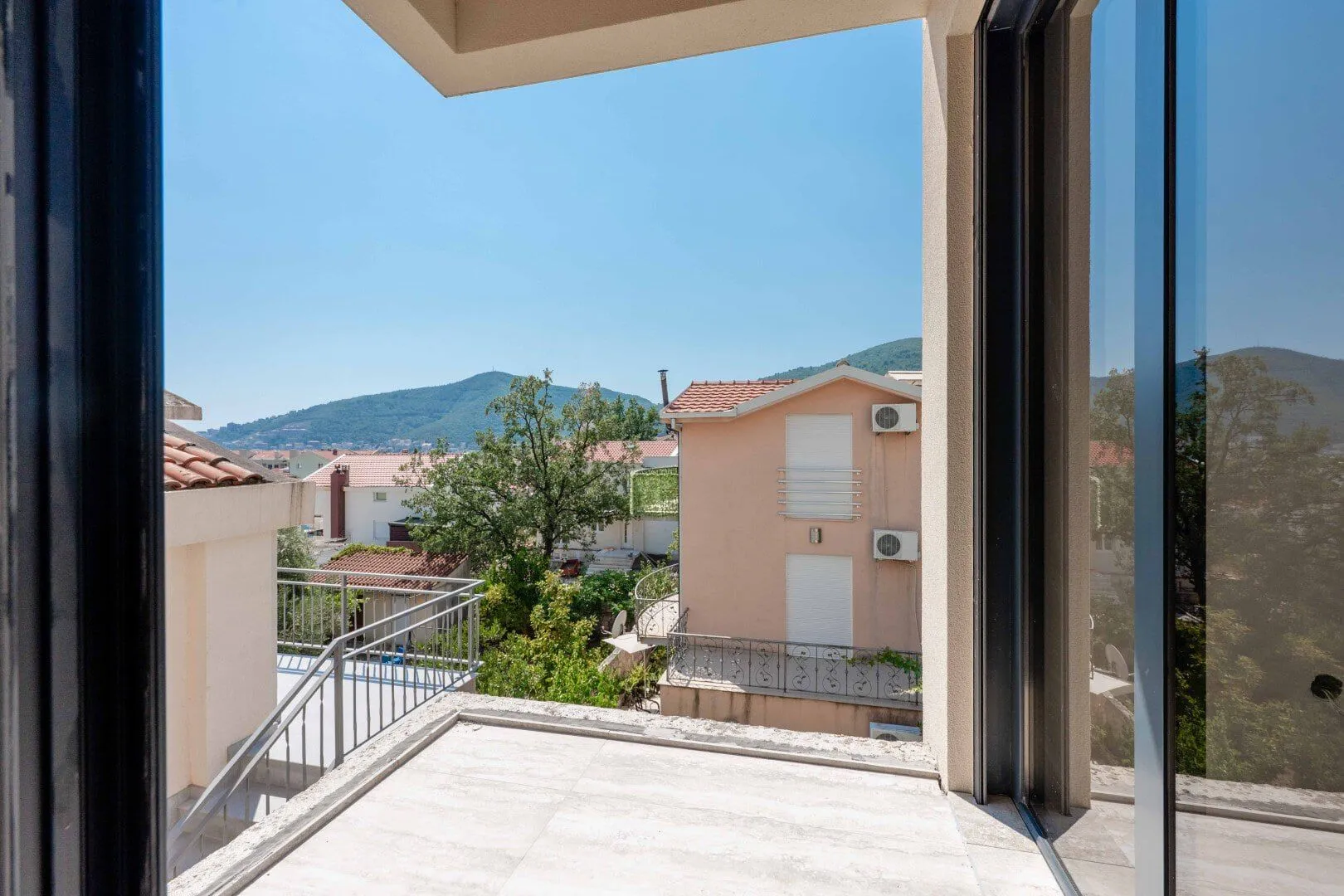 Sale, one bedroom apartment, 43m², Lazi, Budva