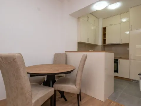 Izdavanje, jednosoban stan, 58m², Momišići, Podgorica - image 2