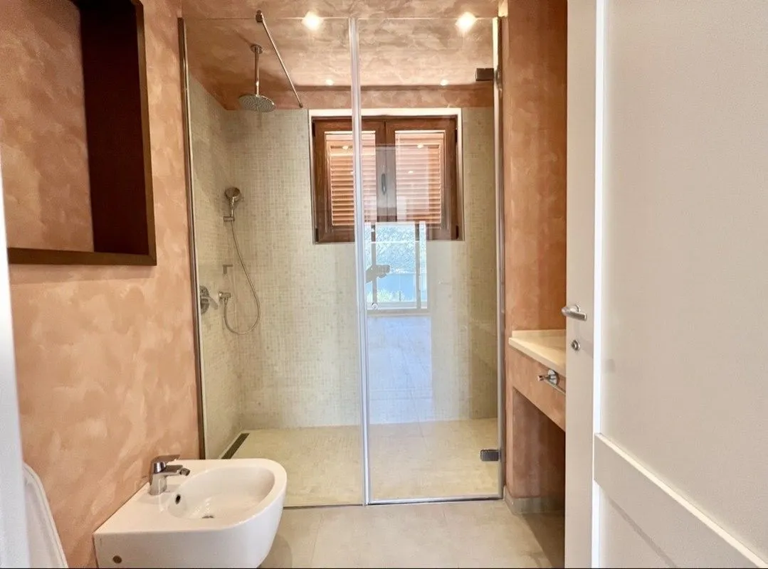 Sale, house, 495m², Stoliv, Kotor