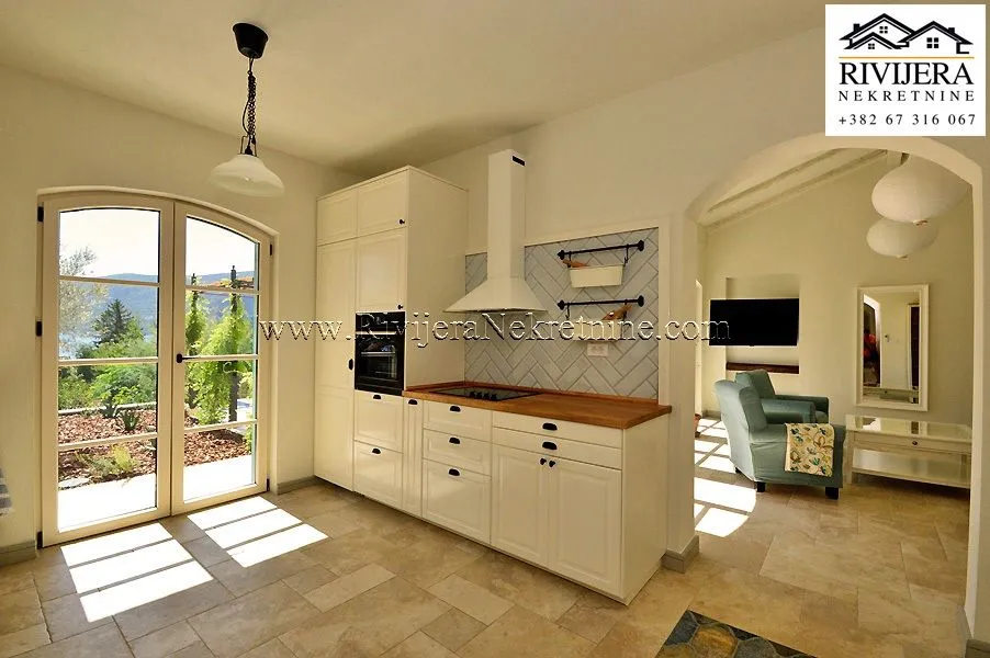 Prodaja, kuća, 184m², Baošići, Herceg Novi