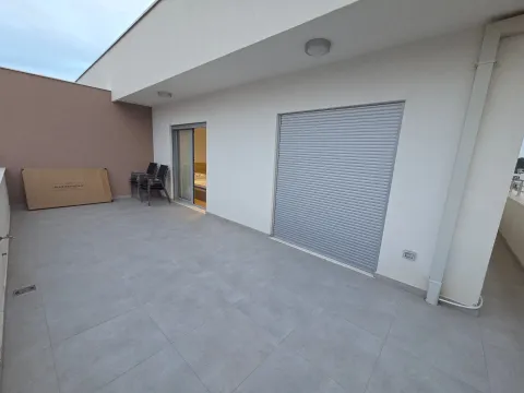 Izdavanje, dvosoban stan, 120m², Ulcinjsko Polje, Ulcinj - image 12