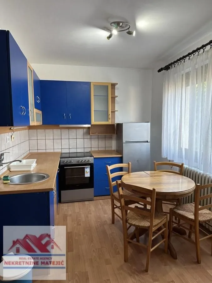Prodaja, dvosoban stan, 60m², Centar, Kragujevac