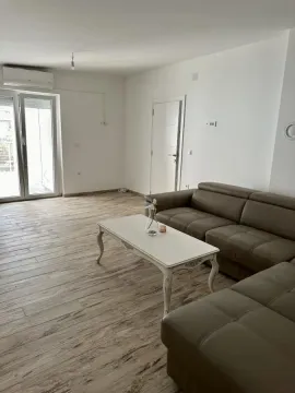 Rent, four bedroom apartment, 250m², Tivat, Crna Gora - image 4