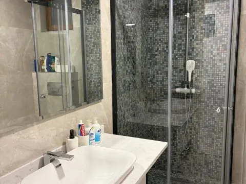 Rent, two bedroom apartment, 73m², Donja Lastva, Tivat - image 9