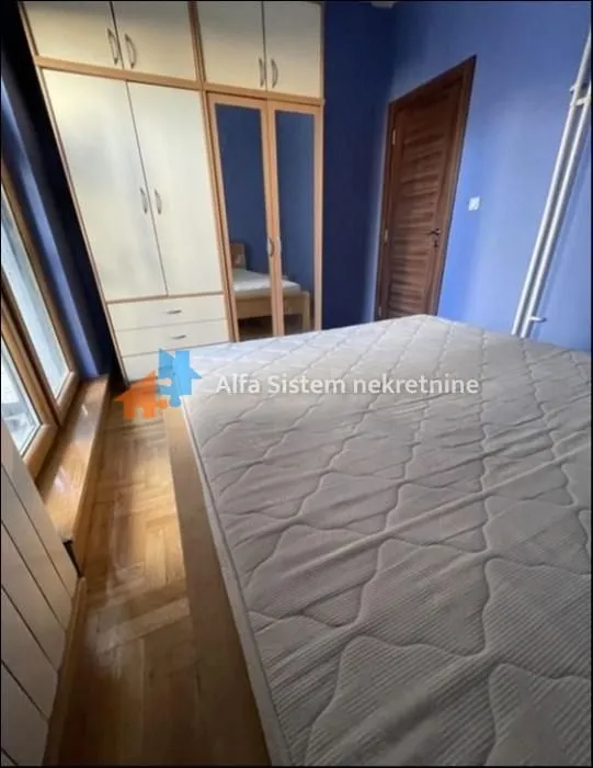 Izdavanje, trosoban stan, 65m², Južni Bulevar, Vračar Sve Podlokacije