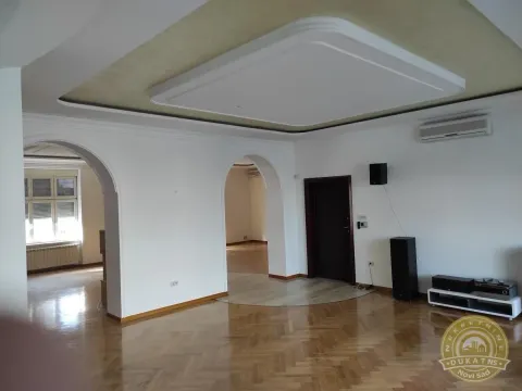 Prodaja, četvorosoban stan, 213m², Centar, Novi Sad - image 7