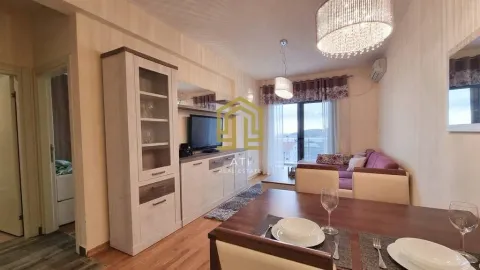 Namještena dnevna soba sa trpezarijom i izlazom na terasu. - image 4