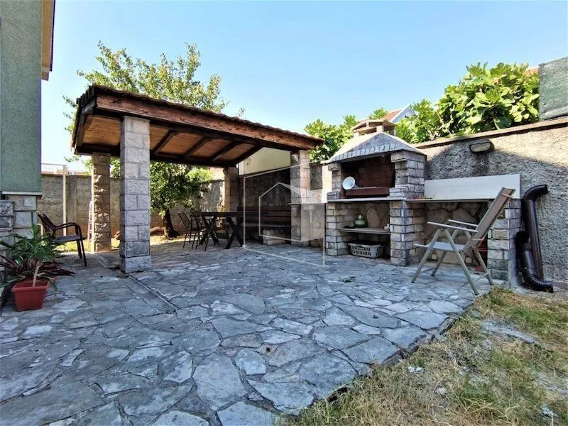 Rent, house, 250m², Stari Aerodrom, Podgorica