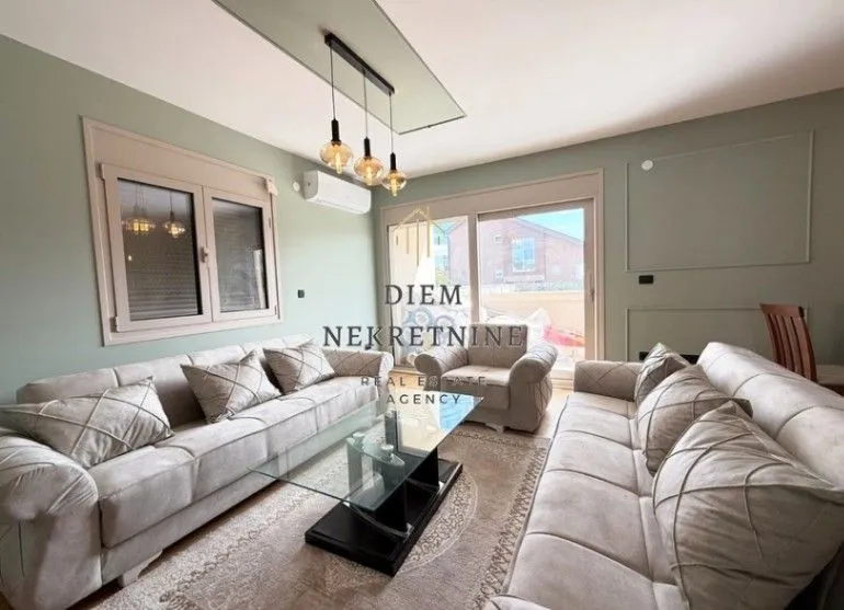 Izdavanje, trosoban stan, 100m², Donja Gorica, Podgorica