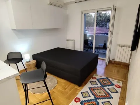 Rent, one bedroom apartment, 31m², Đeram Pijaca, Beograd