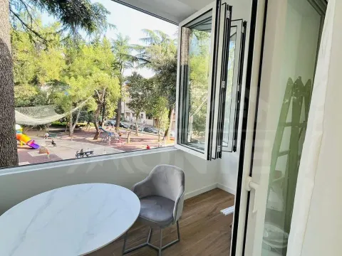 Rent, two bedroom apartment, 72m², Tivat, Crna Gora - image 9