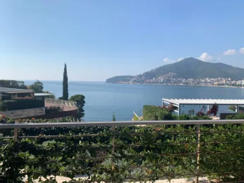 Prodaja, trosoban stan, 167m², Zavala, Budva