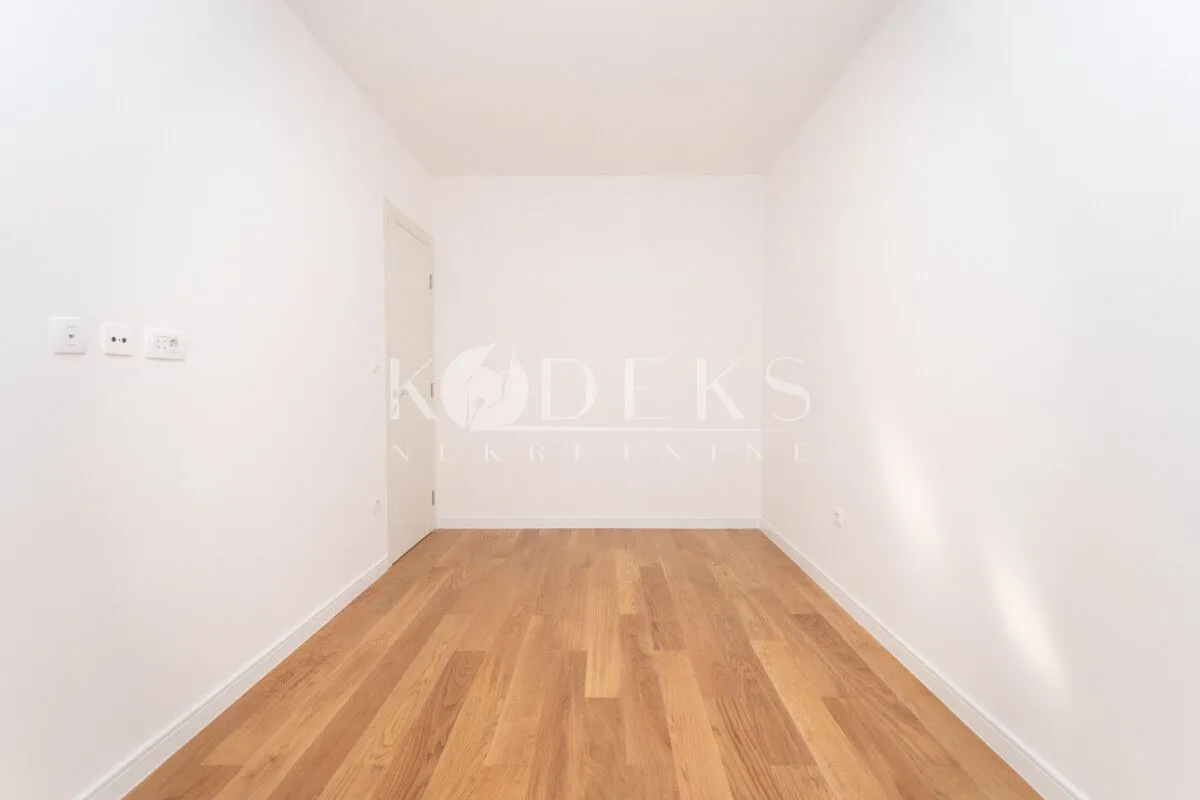 Rent, office space, 42m², Central Point, Podgorica