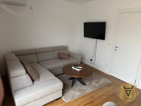 Izdavanje, četvorosoban stan, 75m², Autokomanda, Voždovac Sve Podlokacije - image 3