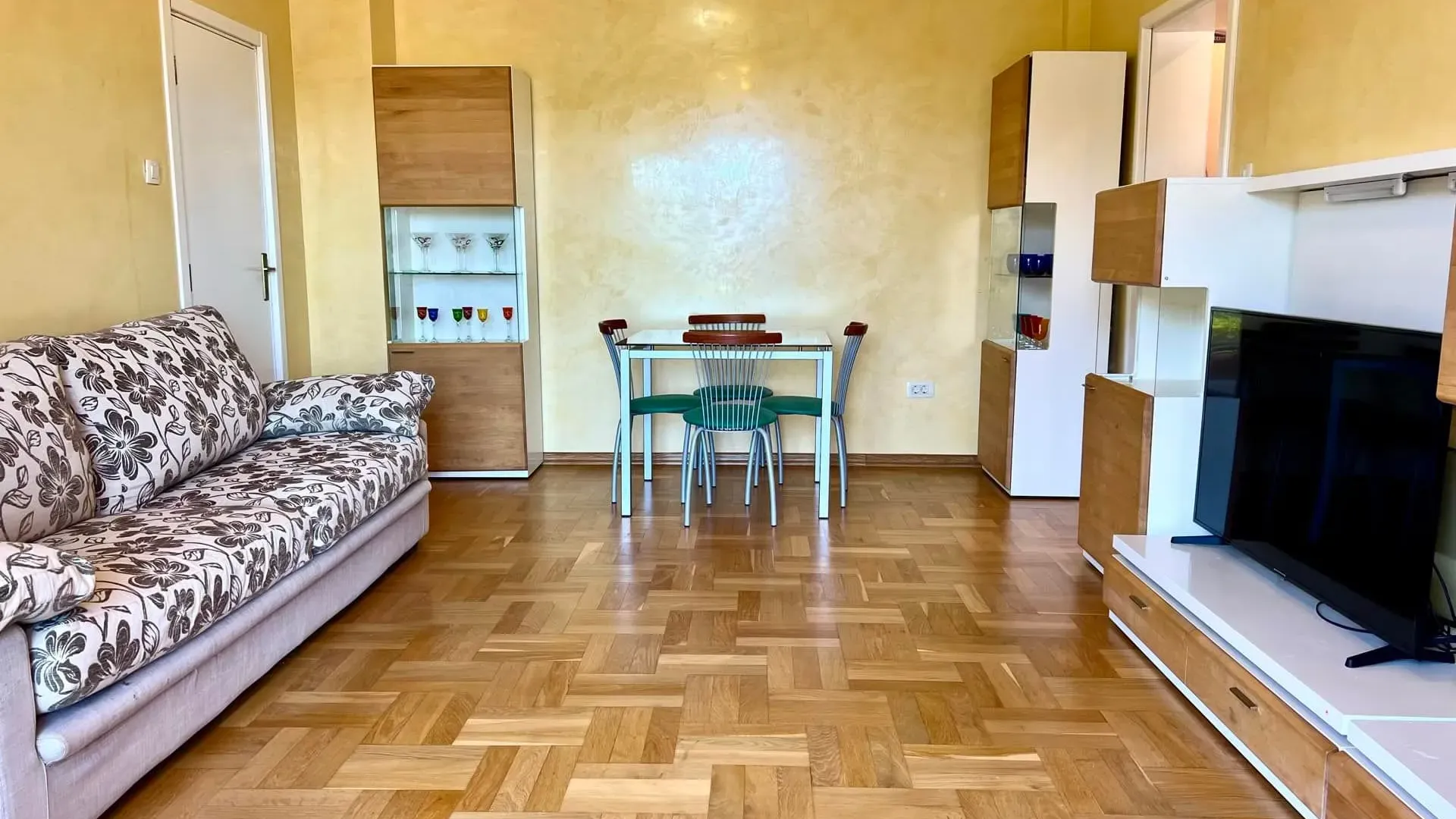 Sale, three bedroom apartment, 102m², Petrovac, Budva