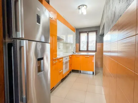 Rent, house, 220m², Stari Aerodrom, Podgorica - image 4