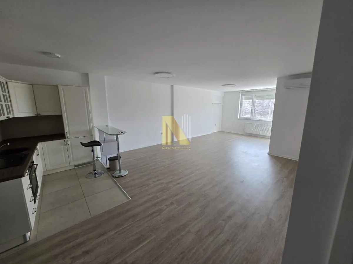 Rent, office space, 104m², Novi Sad, Srbija