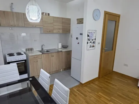 Izdavanje, jednosoban stan, 43m², City Kvart, Podgorica - image 6