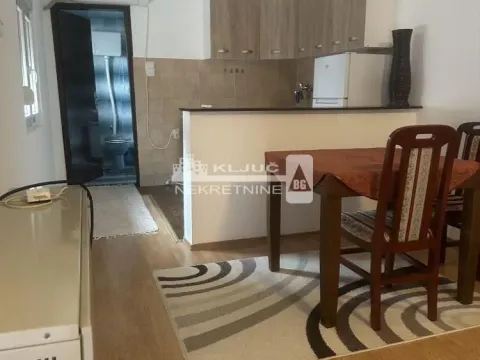 Izdavanje, dvosoban stan, 62m², Kalenić Pijaca, Vračar Sve Podlokacije - image 2