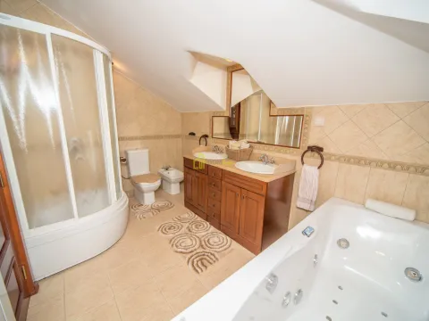 Sale, house, 168m², Cetinje, Crna Gora - image 12