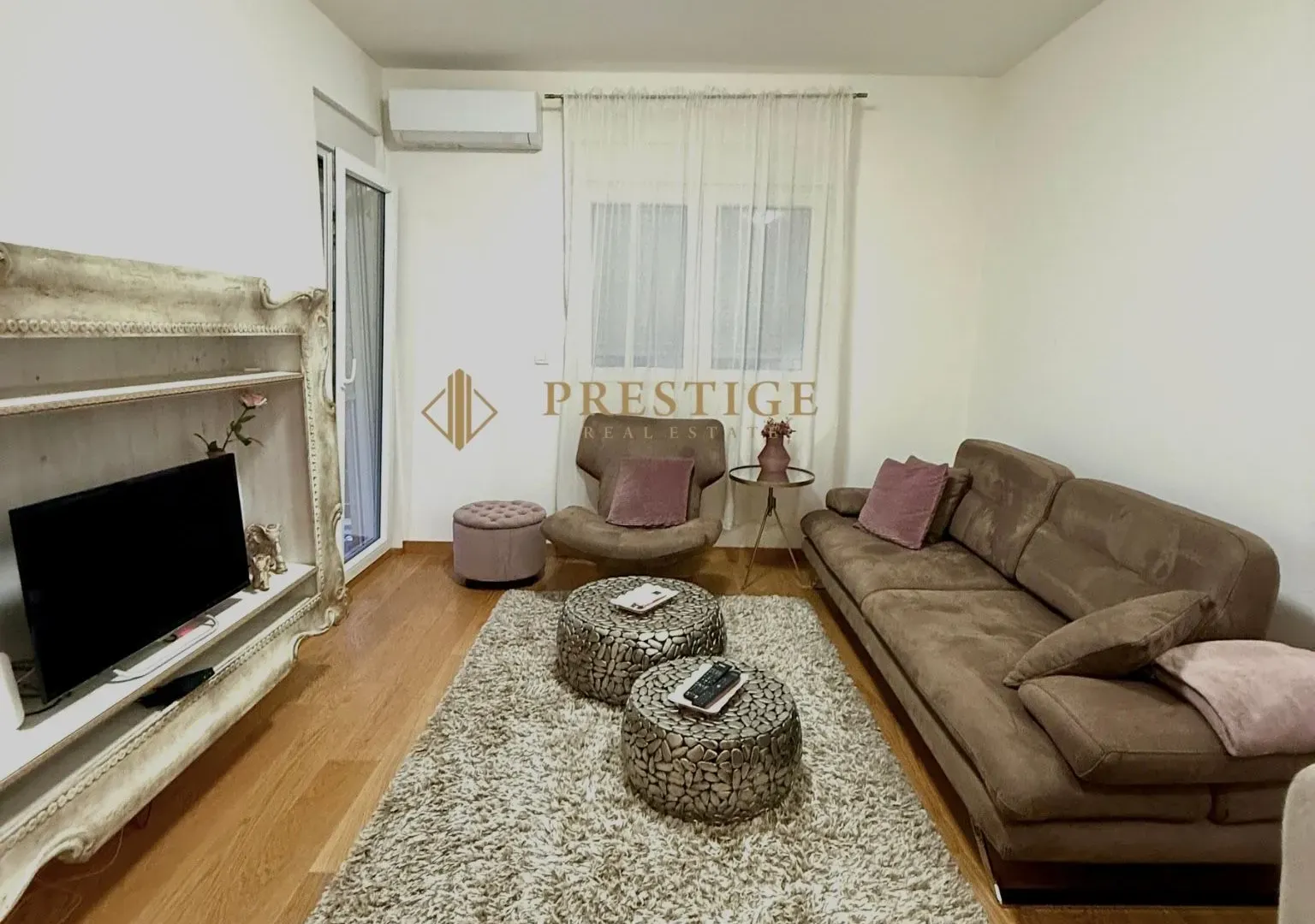 Izdavanje, jednosoban stan, 45m², City Kvart, Podgorica