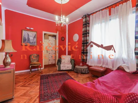 Sale, three bedroom apartment, 95m², Vračar, Šid