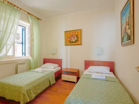 Sale, four bedroom apartment, 131m², Sveti Stefan, Budva - image 10