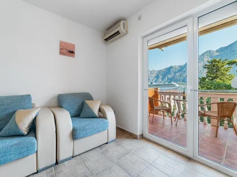 Prodaja, jednosoban stan, 43m², Prčanj, Kotor - image 10