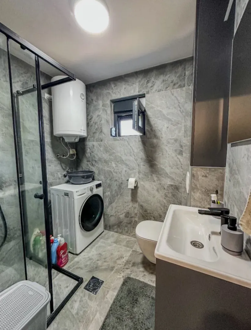 Izdavanje, jednosoban stan, 55m², Gornja Gorica, Podgorica