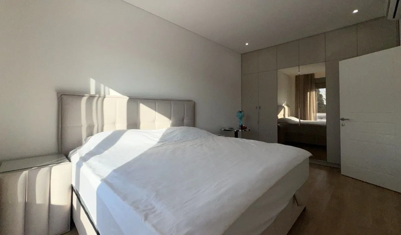 Prodaja, dvosoban stan, 90m², Tivat, Crna Gora