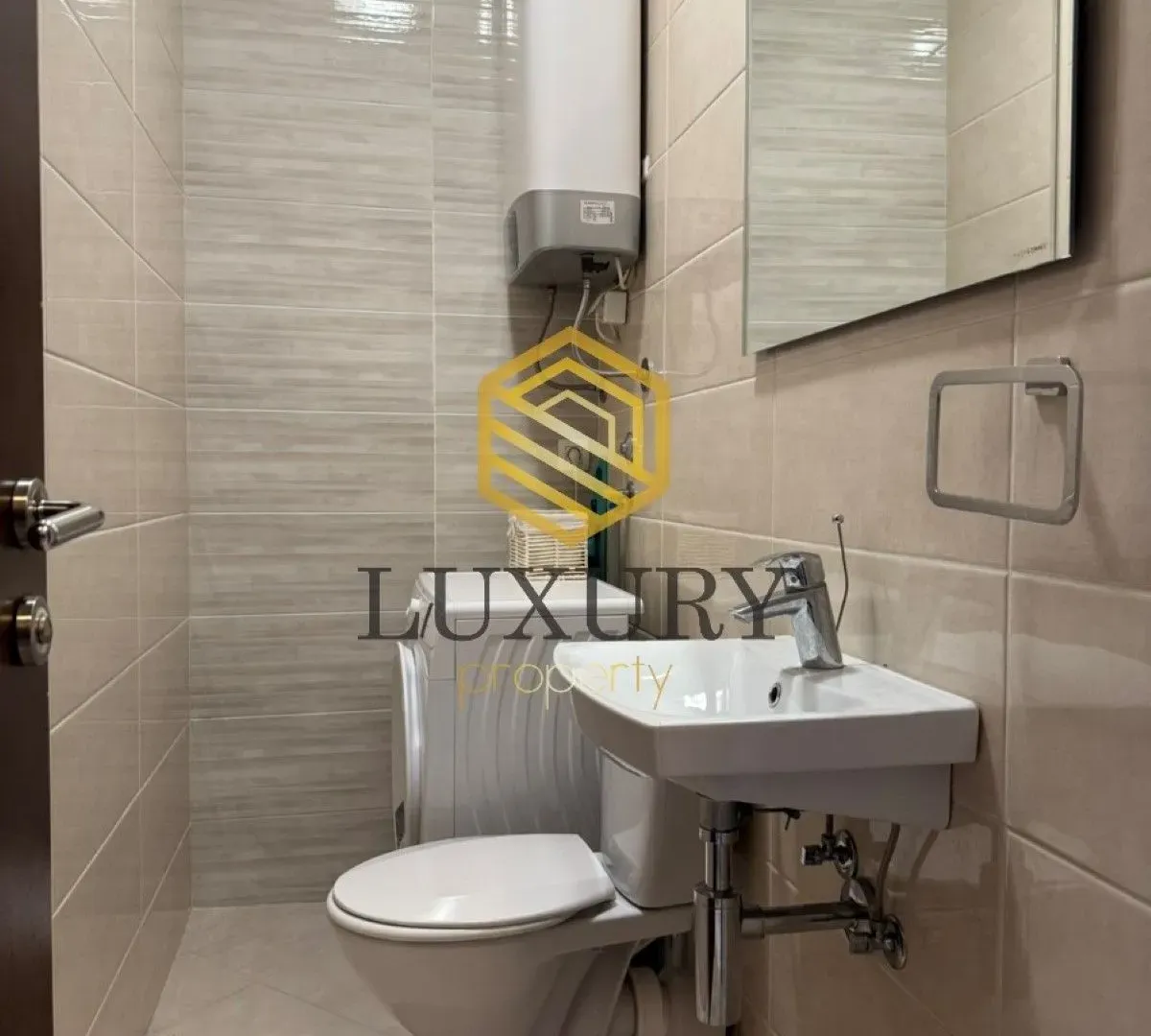 Izdavanje, jednosoban stan, 90m², Preko Morače, Podgorica